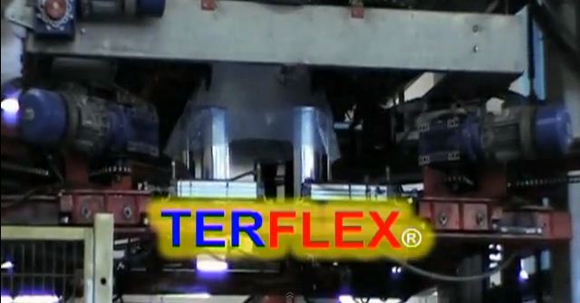 Haga clic en la imagen para ver el video que muestra cómo pallets de carga con capuchas elásticas Haga clic en la imagen para ver el video que muestra cómo pallets de carga con capuchas elásticas